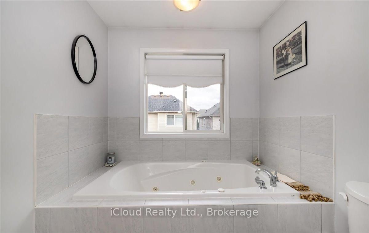 Detached House for sale at 625 Laughren Crescent, Milton, Ontario, L9T 0G6 - Coates - MLS: W13014836