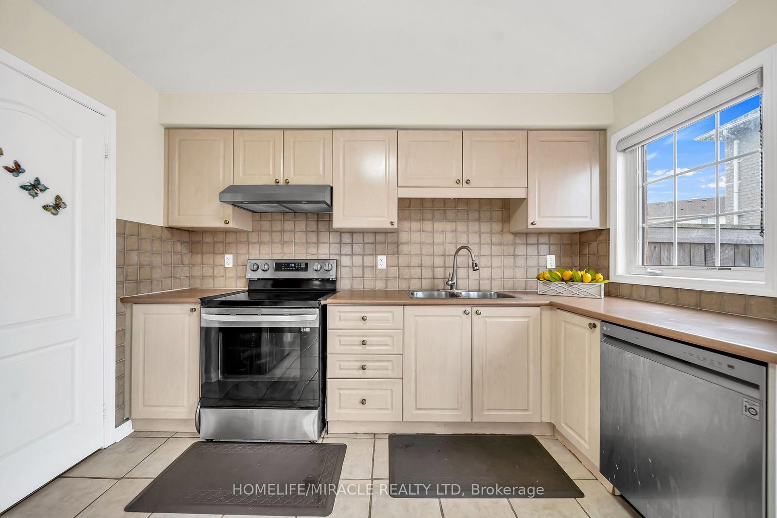 Semi-Detached House for sale at 30 ORANGEGROVE Drive, Brampton, Ontario, L7A 3N4 - Fletcher's Meadow - MLS: W13014838