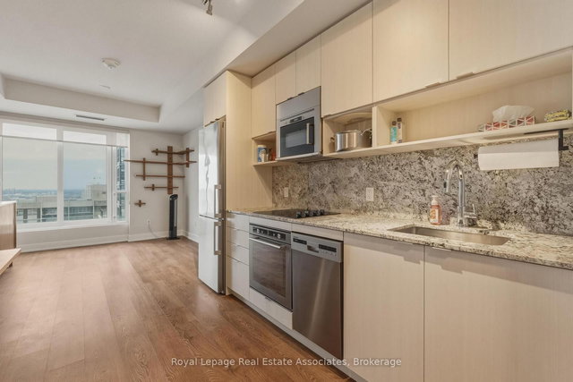 3110 - 7 Mabelle Avenue