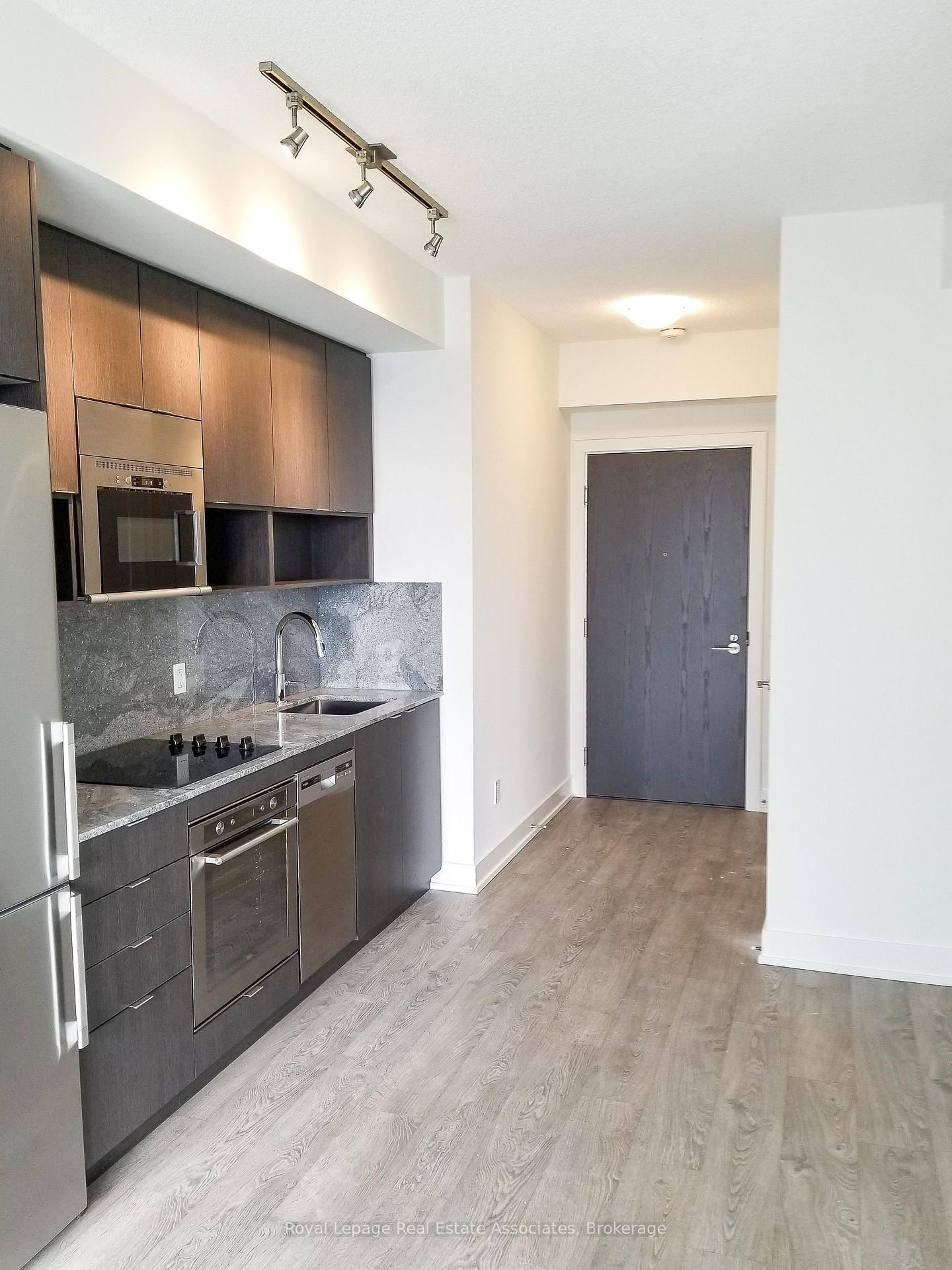 7 Mabelle Avenue, Unit 3110 - Photo 4