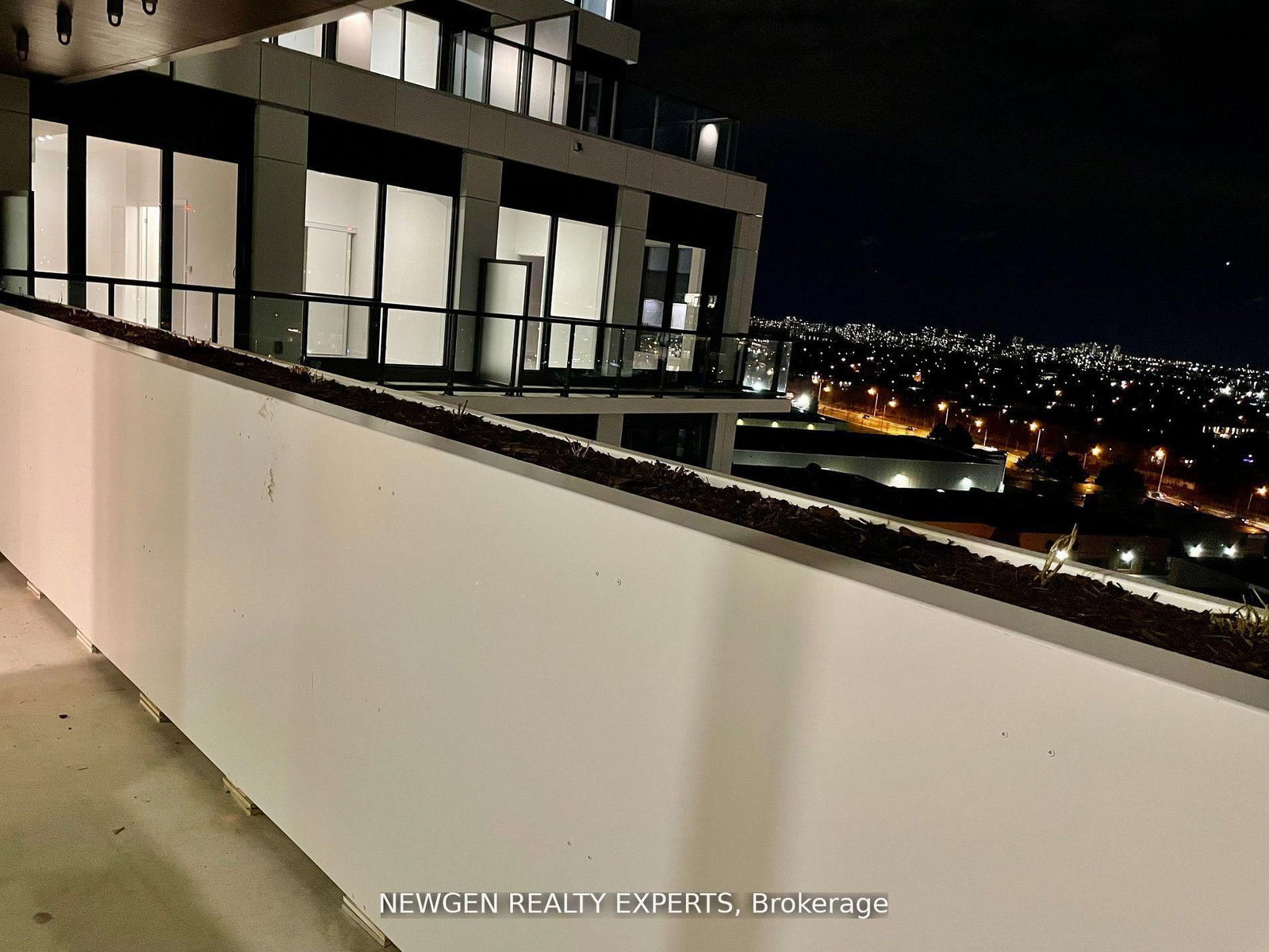 1100 Sheppard Avenue W, Unit LPH33 - Photo 21