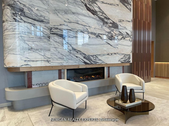 LPH33 - 1100 Sheppard Avenue W