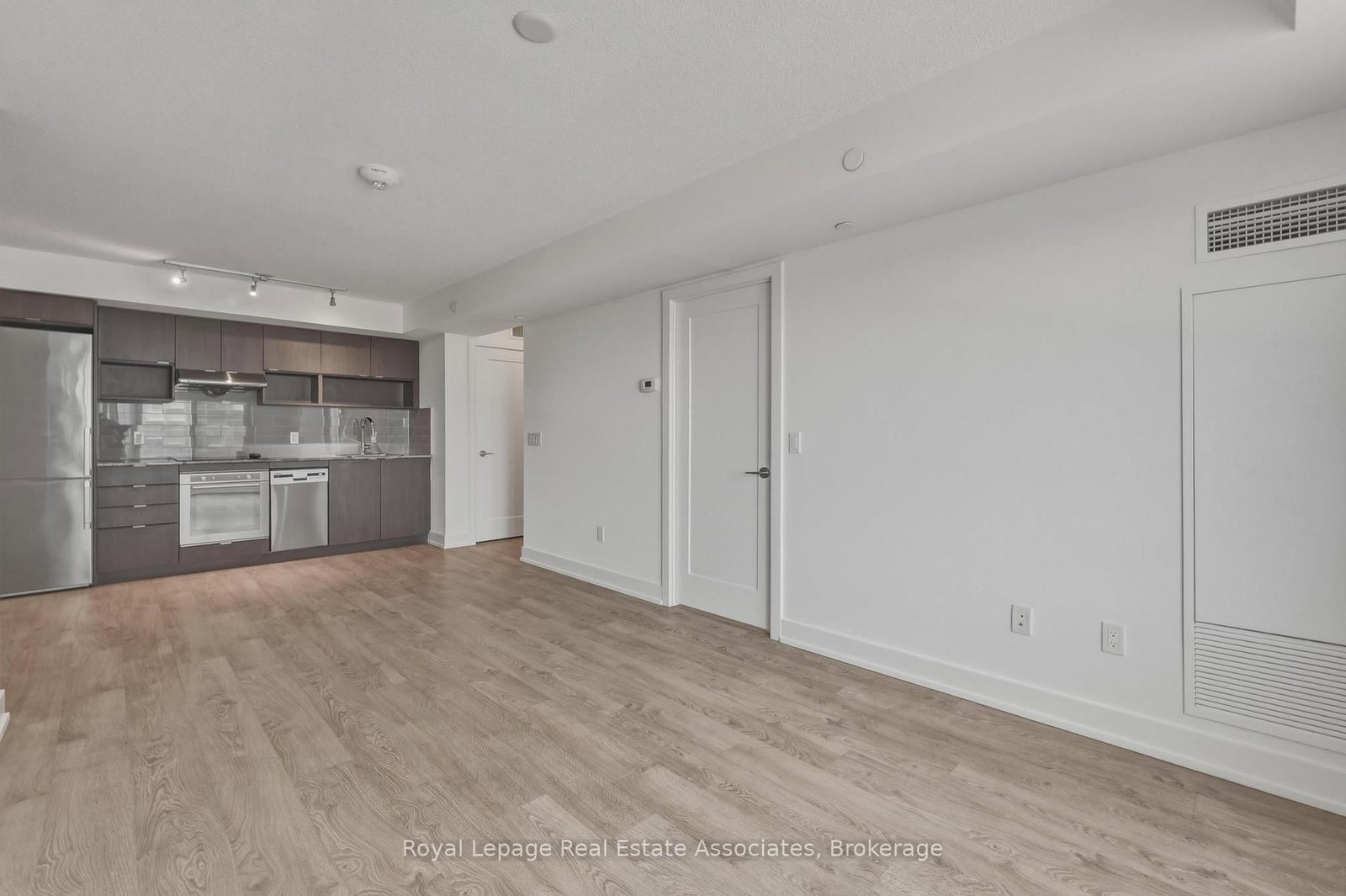 7 Mabelle Avenue, Unit 2806 - Photo 11