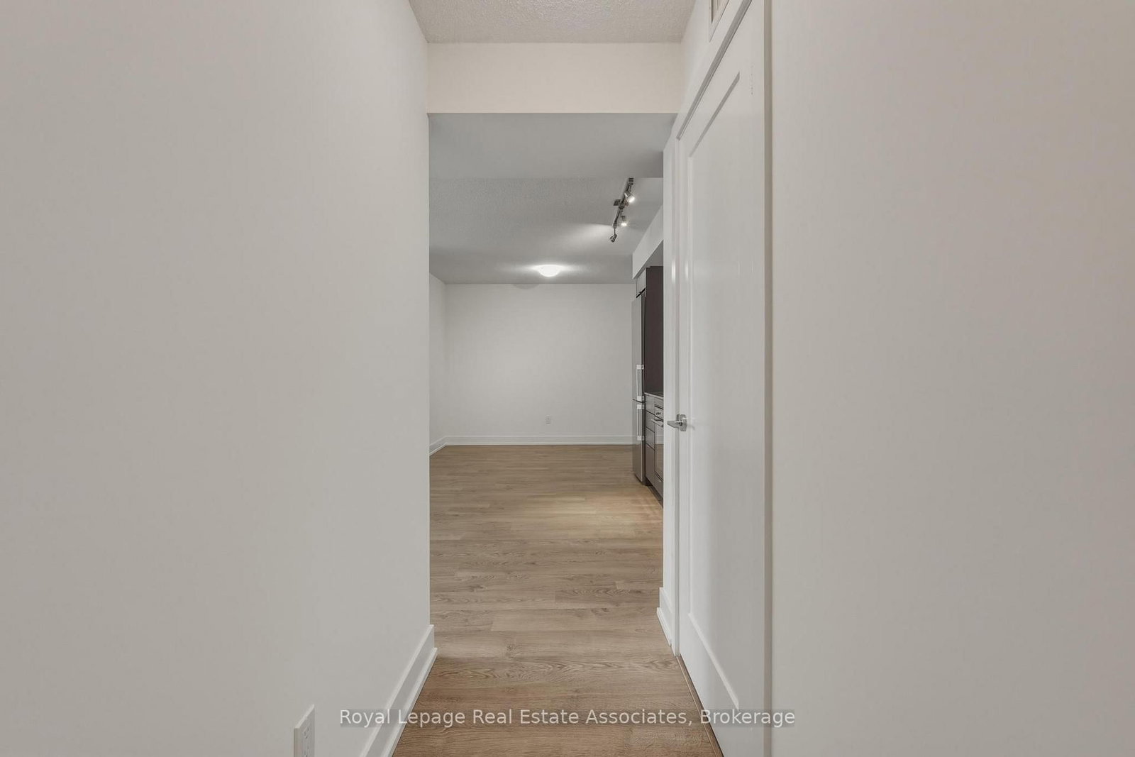 7 Mabelle Avenue, Unit 2806 - Photo 15