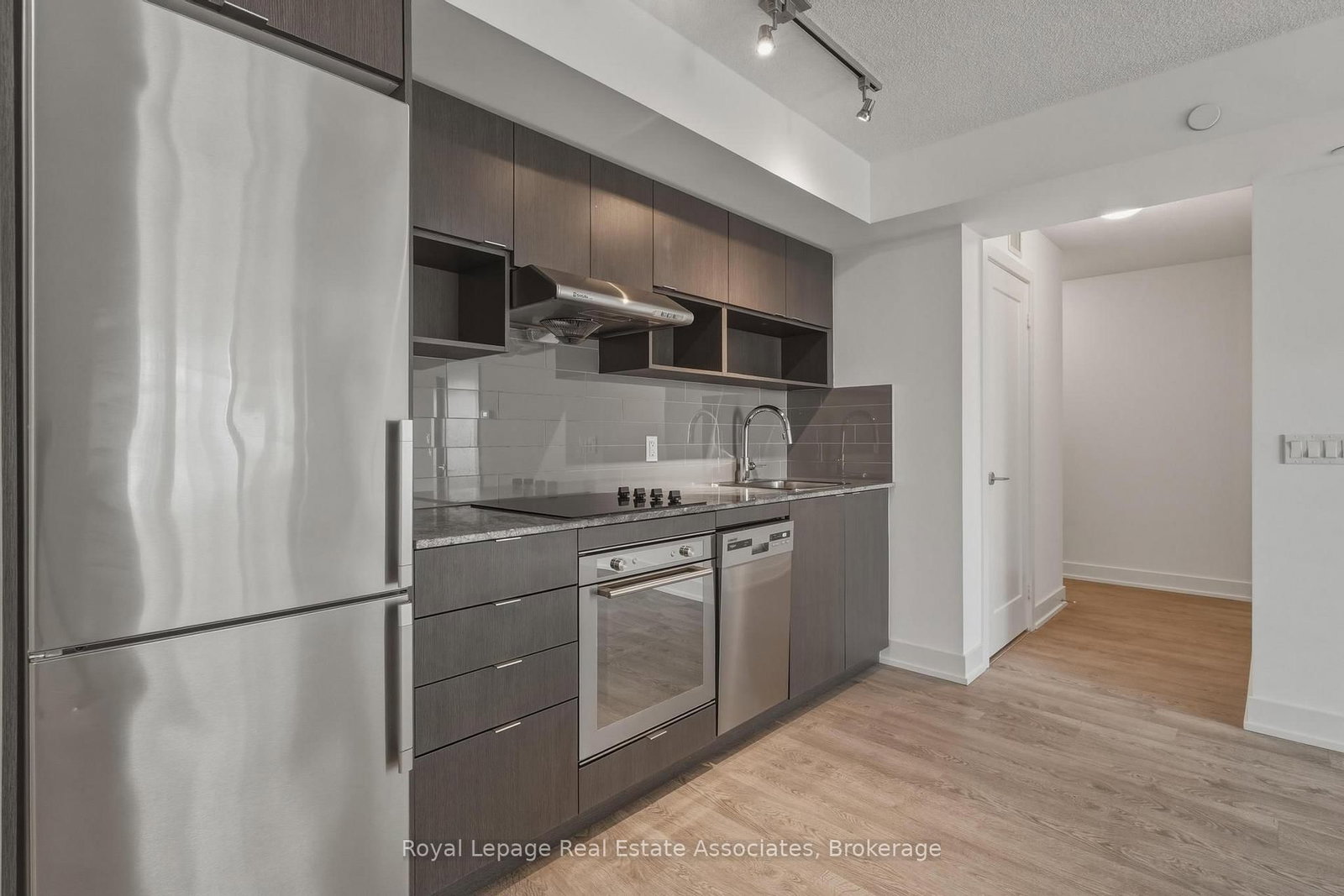 7 Mabelle Avenue, Unit 2806 - Photo 5