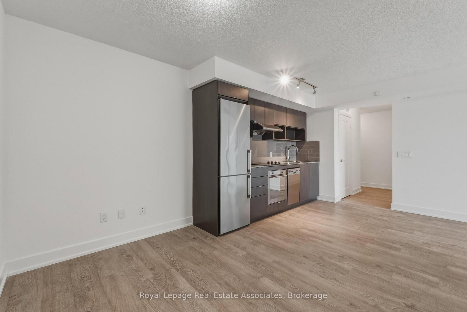 7 Mabelle Avenue, Unit 2806 - Photo 7
