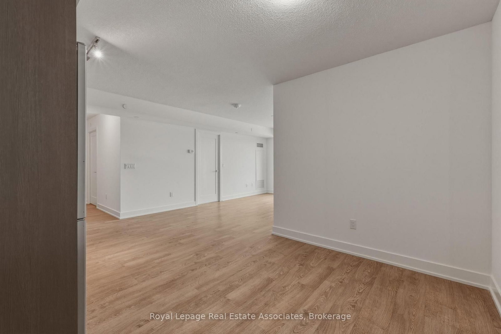 7 Mabelle Avenue, Unit 2806 - Photo 8