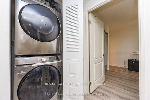 7405 Goreway Drive, Unit 520 - Photo 27