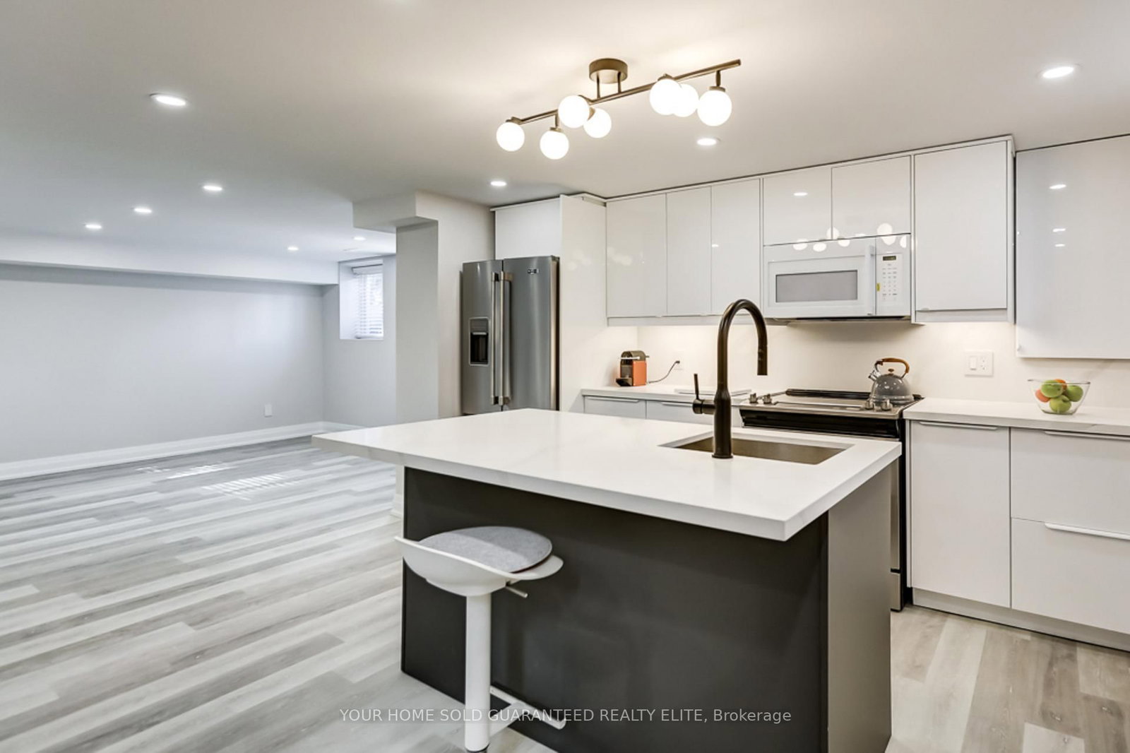 22 North Heights Road, Unit LOWER - Photo 2