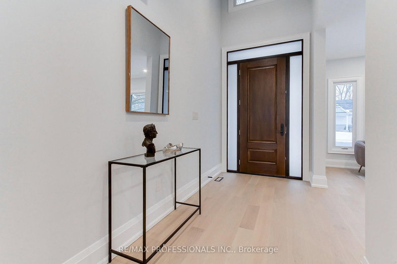 432 Smith Ave, Burlington, L7R 2V1 | Image 2