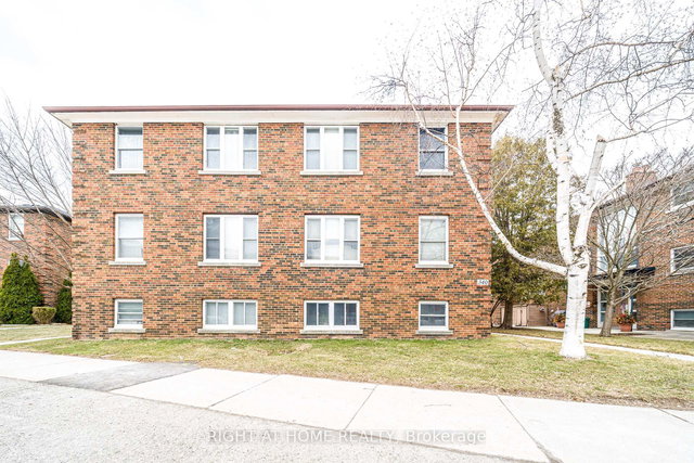 4 - 340 Lakeshore Road W