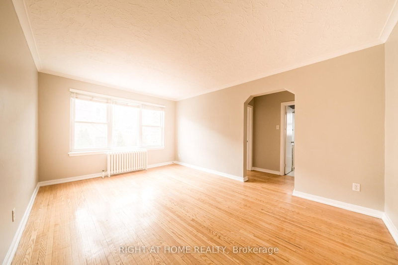 4 - 340 Lakeshore Rd W, Mississauga, L5H 1H1 | Image 2