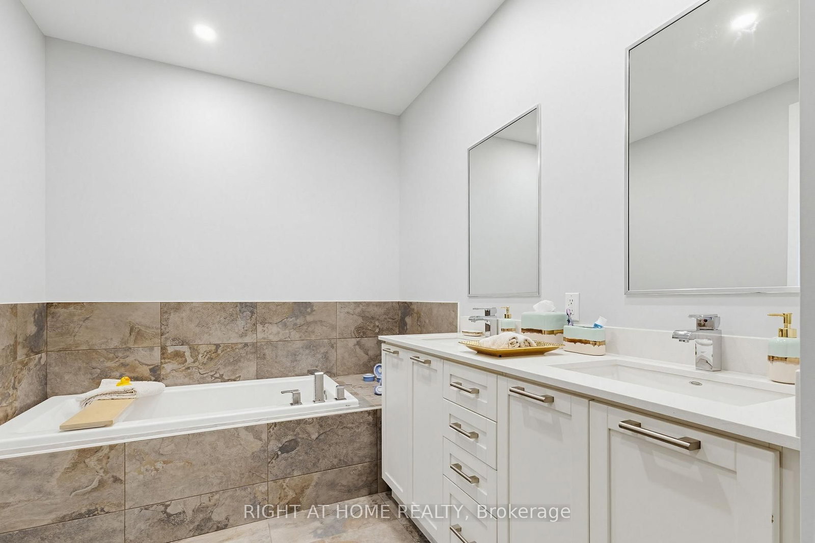 2480 Prince Michael Drive, Unit PH08 - Photo 21