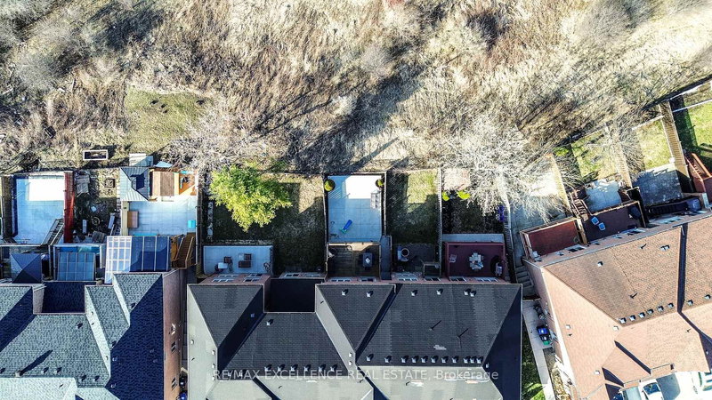 99 Rockgarden Tr, Brampton, L6R 3N1 | Image 3