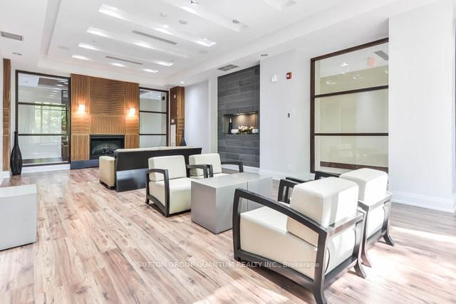 310 Burnhamthorpe Road W, Unit 2102 - Photo 10