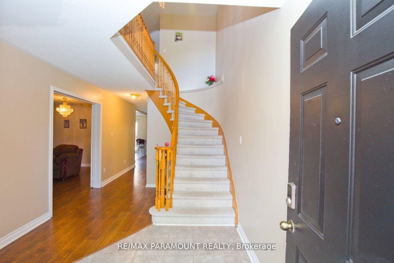 Upper - 29 Muirland Cres, Brampton, L6X 4P4 | Image 3