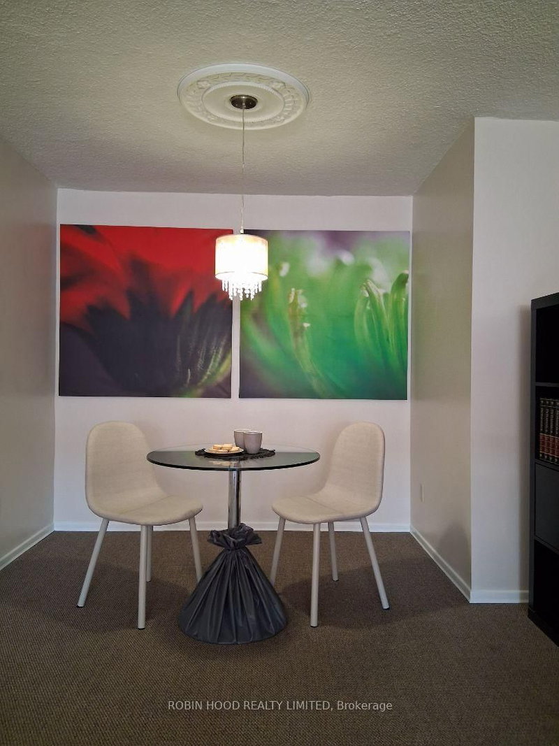 605 - 975 Warwick Crt, Burlington, L7T 3Z7 | Image 2