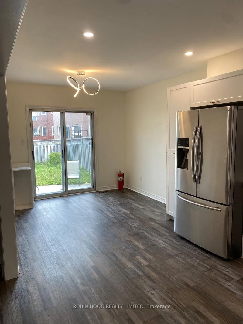 5 - 5 Mount Mckinley Lane, Brampton, L6R 1W2 | Image 3