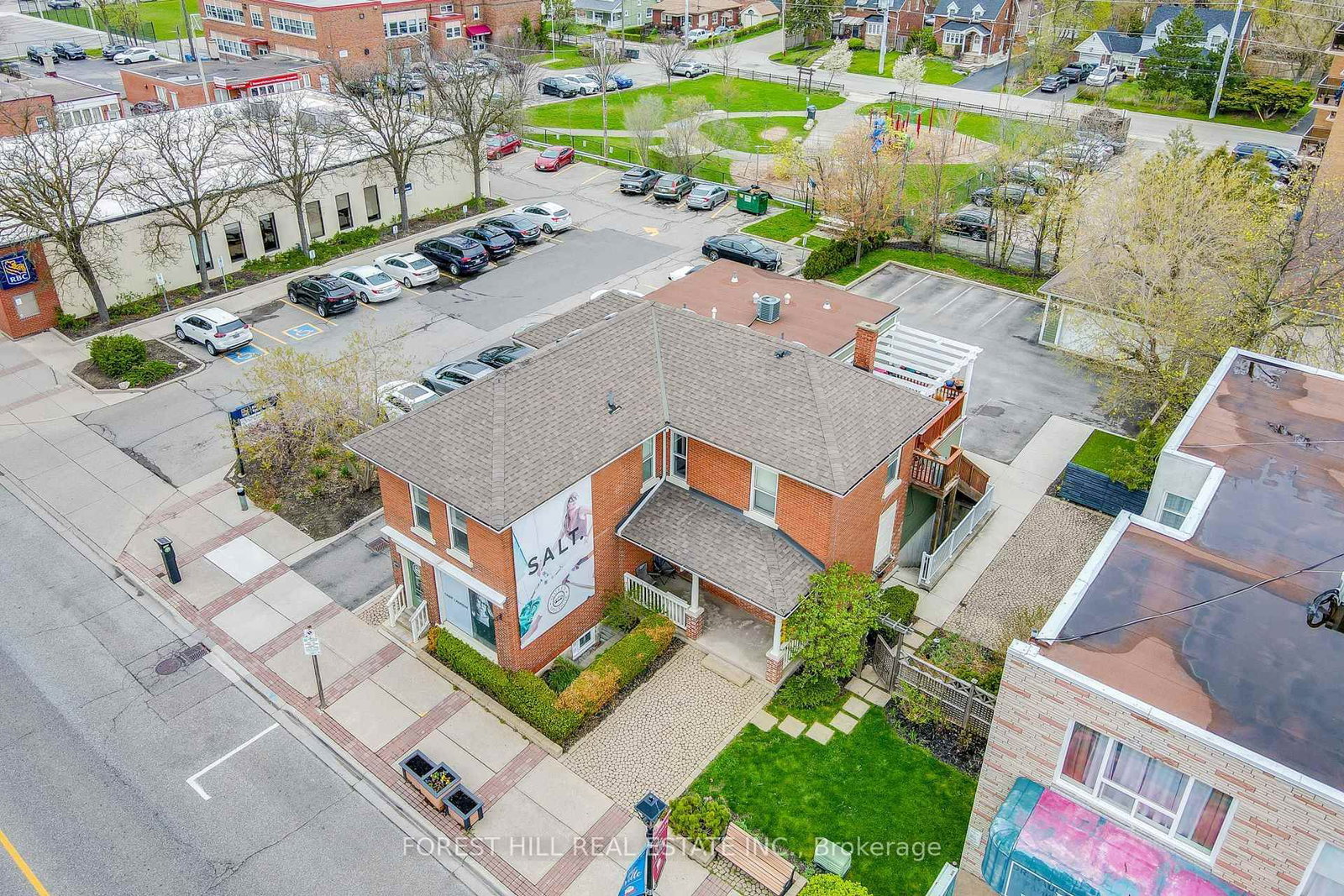 201 Queen Street S - Photo 3