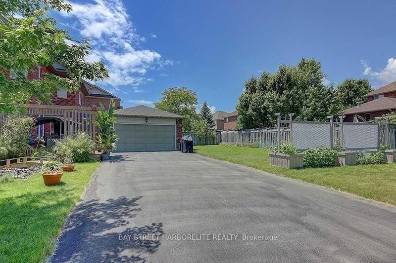393 Ambleside Dr, Oakville, L6H 6P4 | Image 3