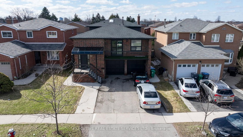 90 Hinchley Wood Grve, Brampton, Ontario