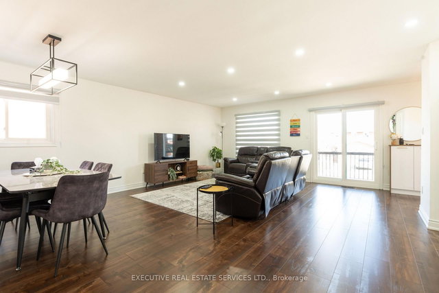 90 HINCHLEY WOOD Grove