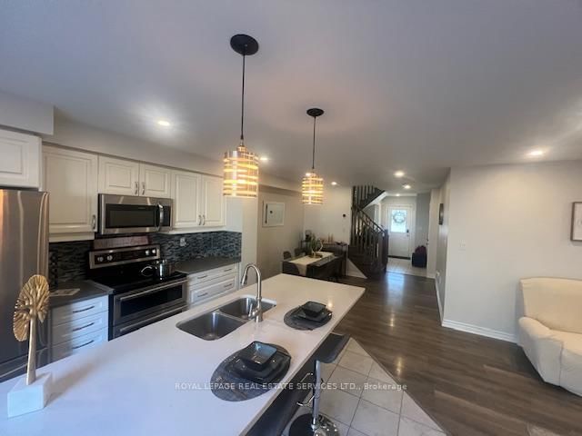 Townhouse for sale at 290 Beasley Terr. Terrace, Milton, Ontario, L9E 1C5 - Ford - MLS: W13015454