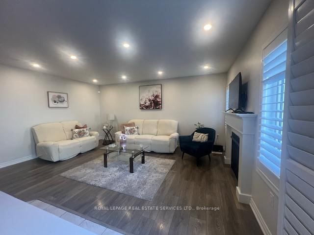 Townhouse for sale at 290 Beasley Terr. Terrace, Milton, Ontario, L9E 1C5 - Ford - MLS: W13015454