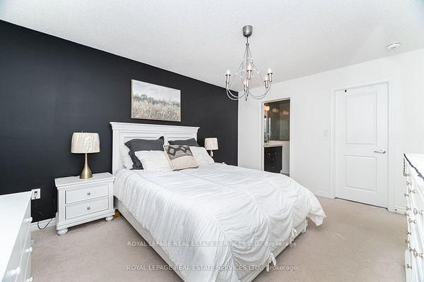 Townhouse for sale at 290 Beasley Terr. Terrace, Milton, Ontario, L9E 1C5 - Ford - MLS: W13015454