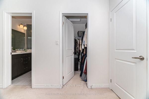 Townhouse for sale at 290 Beasley Terr. Terrace, Milton, Ontario, L9E 1C5 - Ford - MLS: W13015454