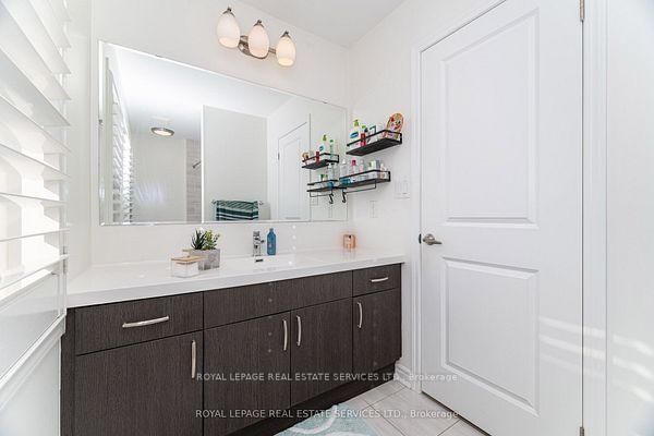 Townhouse for sale at 290 Beasley Terr. Terrace, Milton, Ontario, L9E 1C5 - Ford - MLS: W13015454