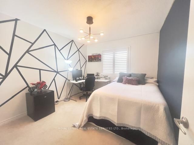 Townhouse for sale at 290 Beasley Terr. Terrace, Milton, Ontario, L9E 1C5 - Ford - MLS: W13015454