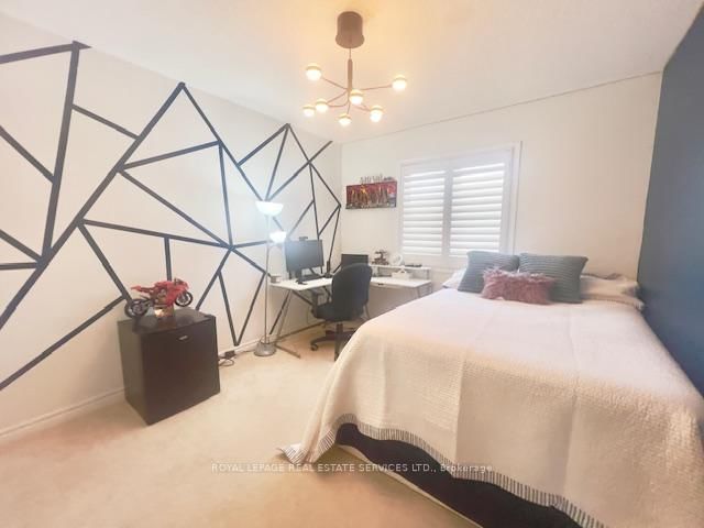 Townhouse for sale at 290 Beasley Terr. Terrace, Milton, Ontario, L9E 1C5 - Ford - MLS: W13015454