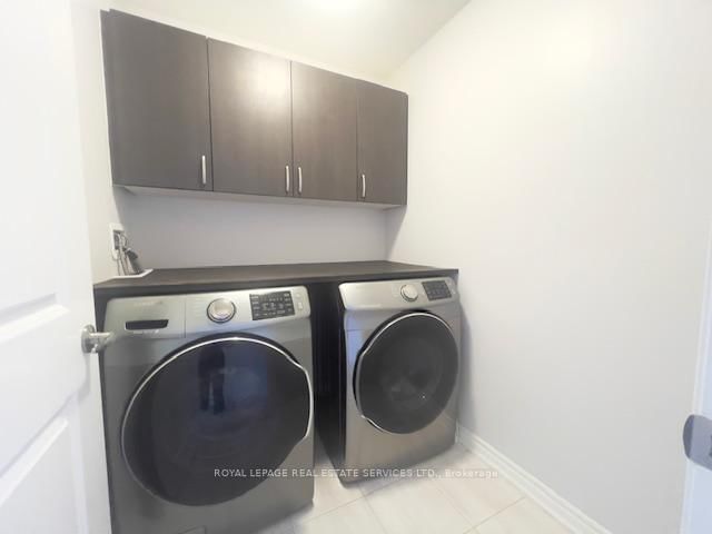 Townhouse for sale at 290 Beasley Terr. Terrace, Milton, Ontario, L9E 1C5 - Ford - MLS: W13015454