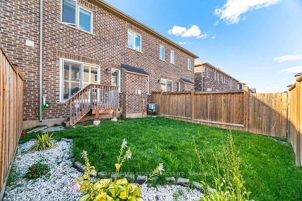 Townhouse for sale at 290 Beasley Terr. Terrace, Milton, Ontario, L9E 1C5 - Ford - MLS: W13015454