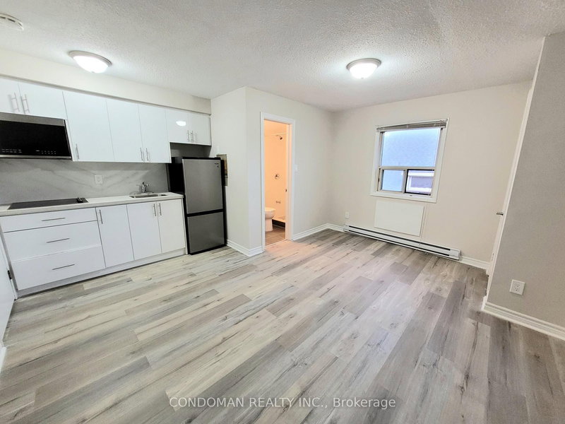 1371 King Street Unit 305