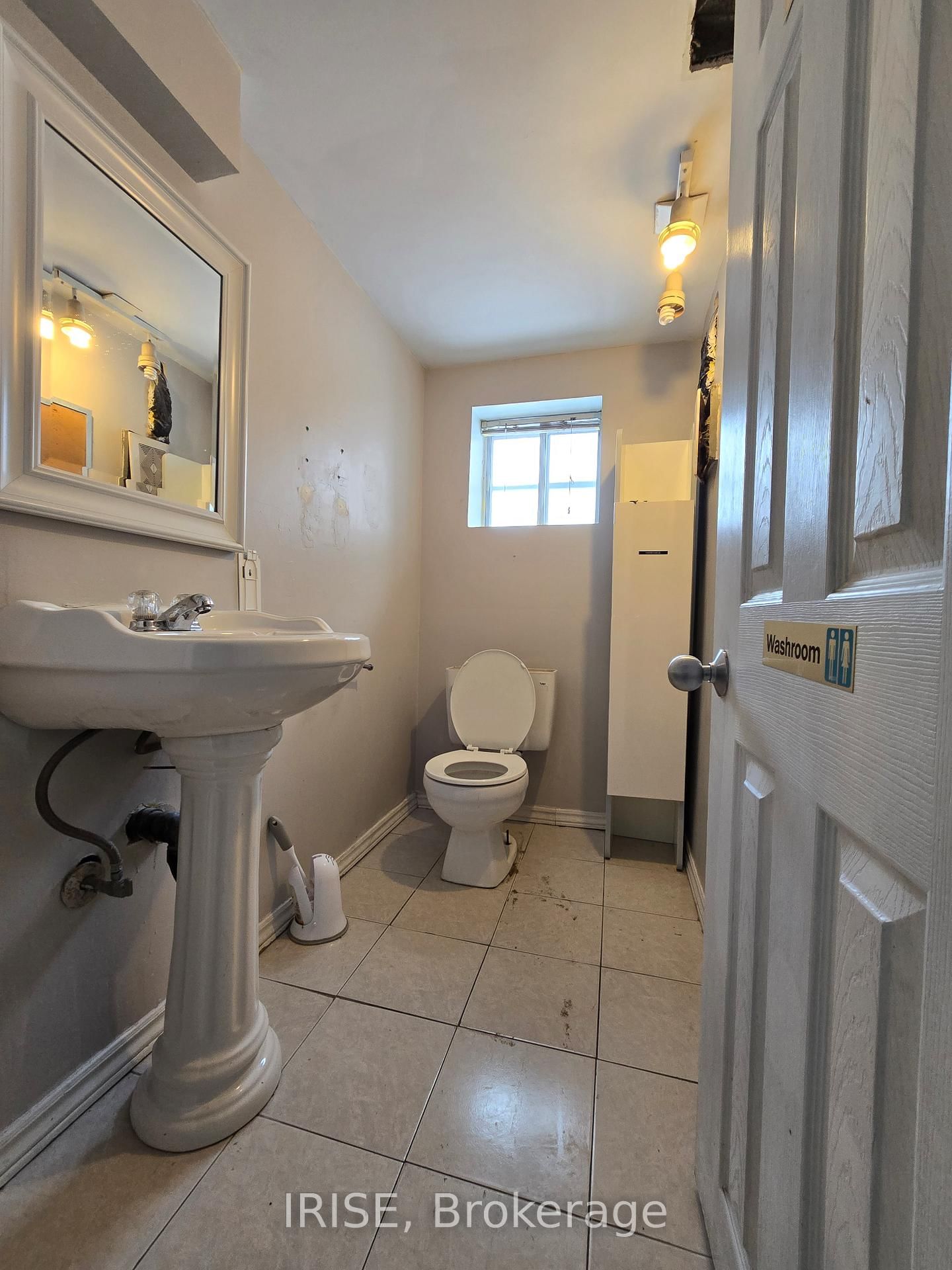3825 Bloor Street W, Unit bsmt - Photo 11
