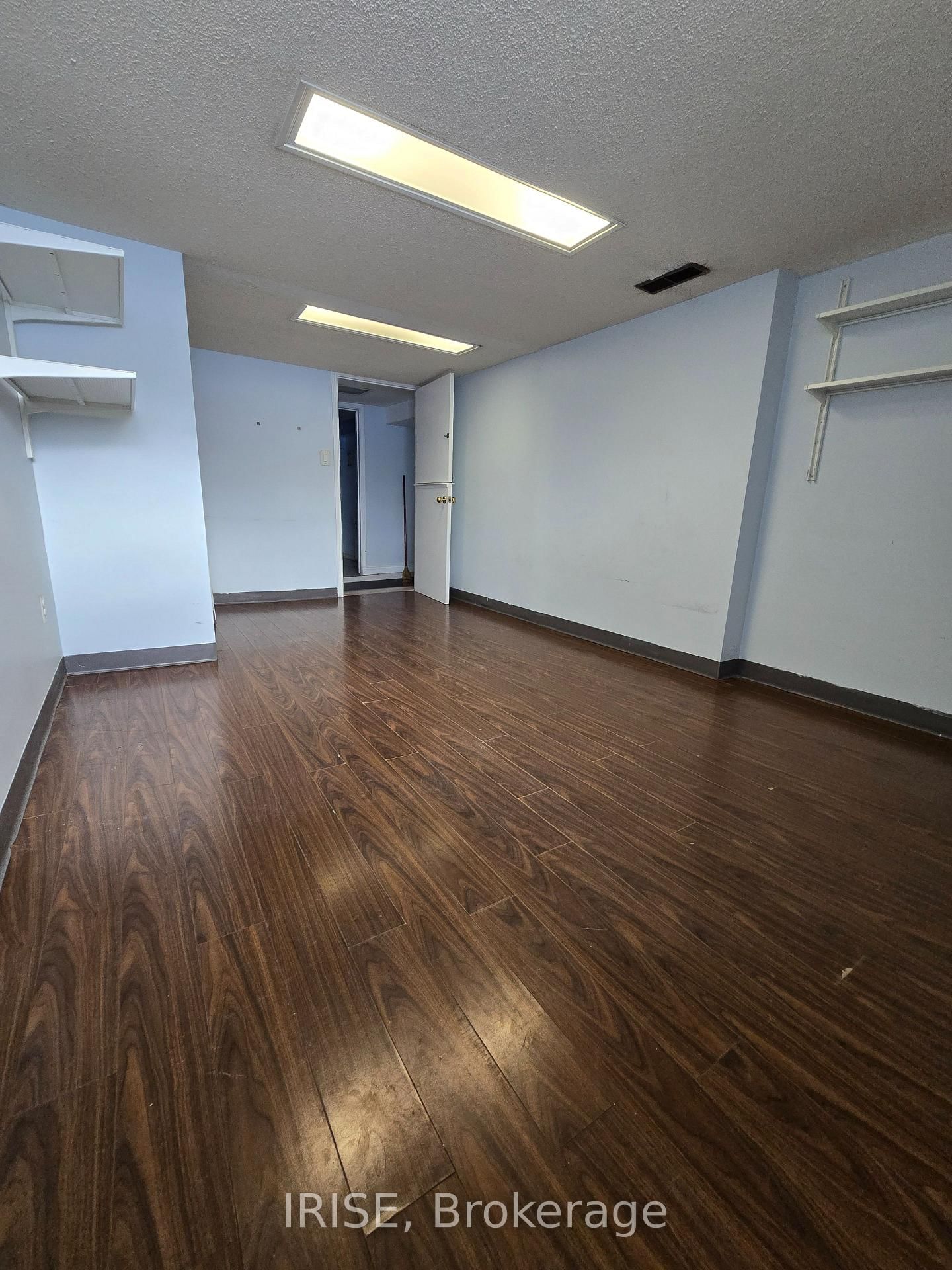 3825 Bloor Street W, Unit bsmt - Photo 13