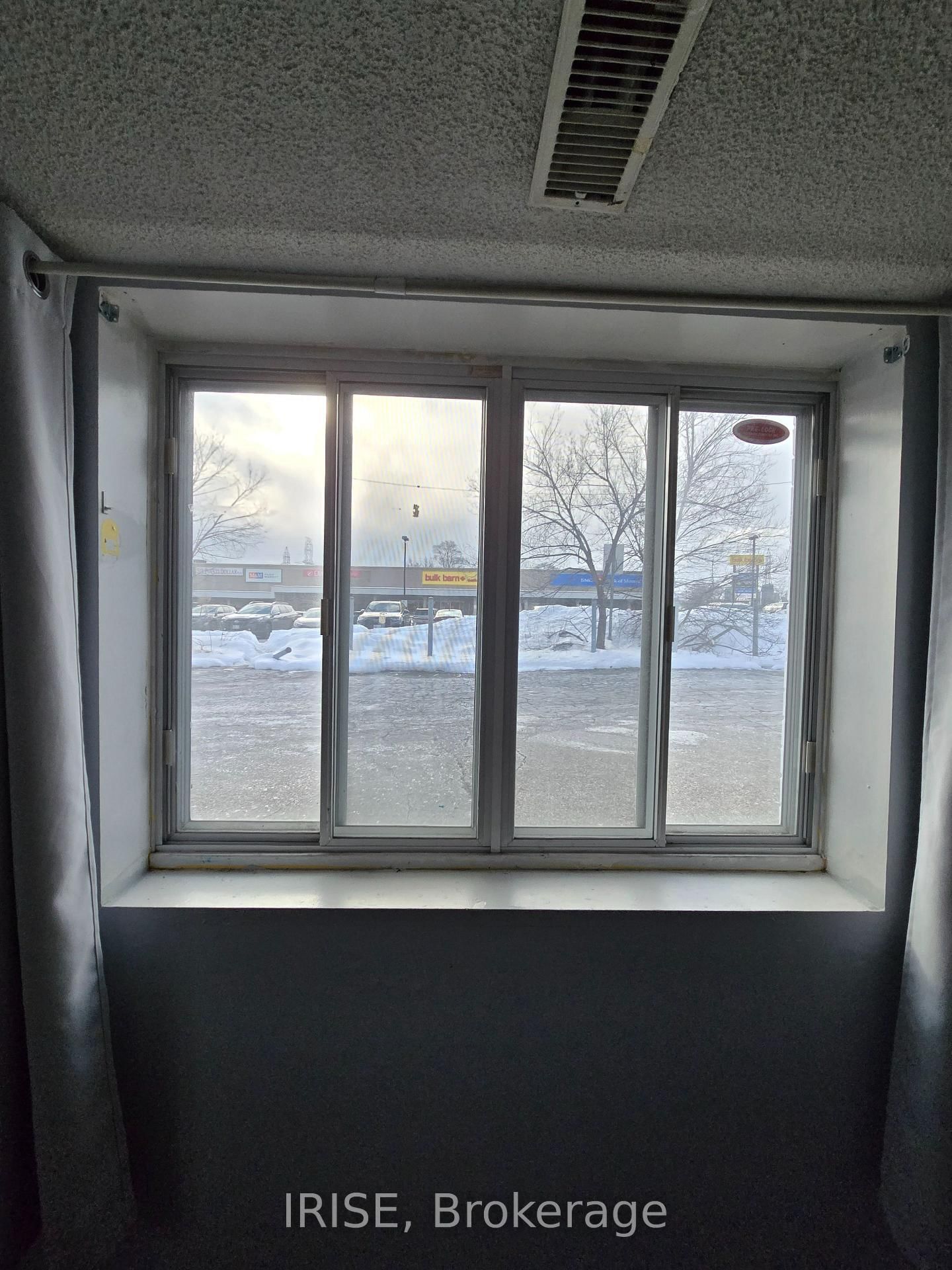 3825 Bloor Street W, Unit bsmt - Photo 19