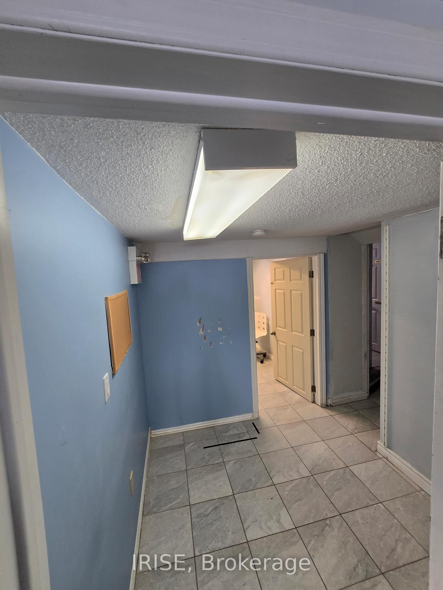 3825 Bloor Street W, Unit bsmt - Photo 23