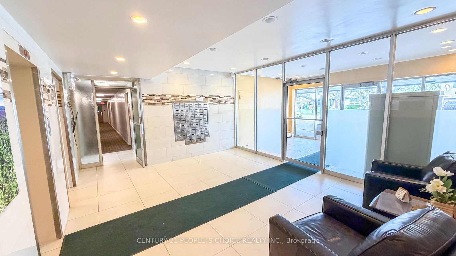 2485 Woking Crescent, Unit 201 - Photo 5