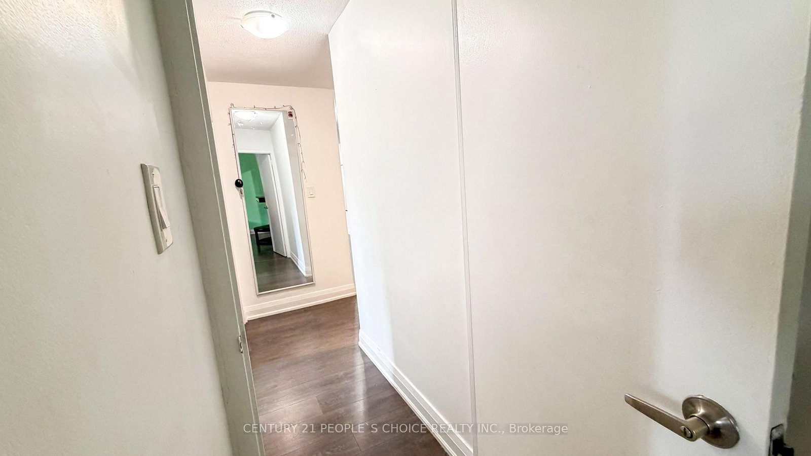 2485 Woking Crescent, Unit 201 - Photo 7