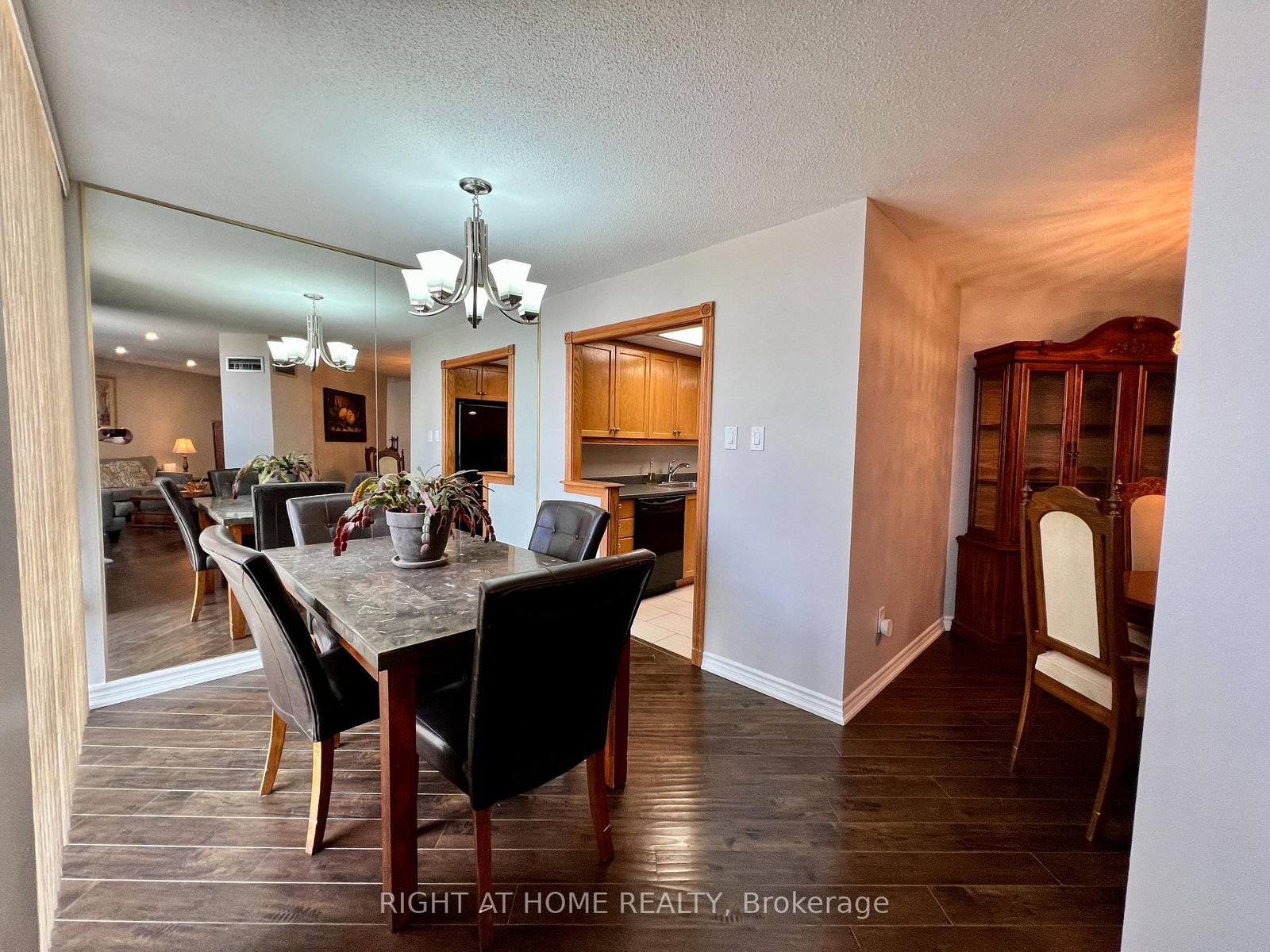 3650 Kaneff Crescent, Unit PH6 - Photo 10