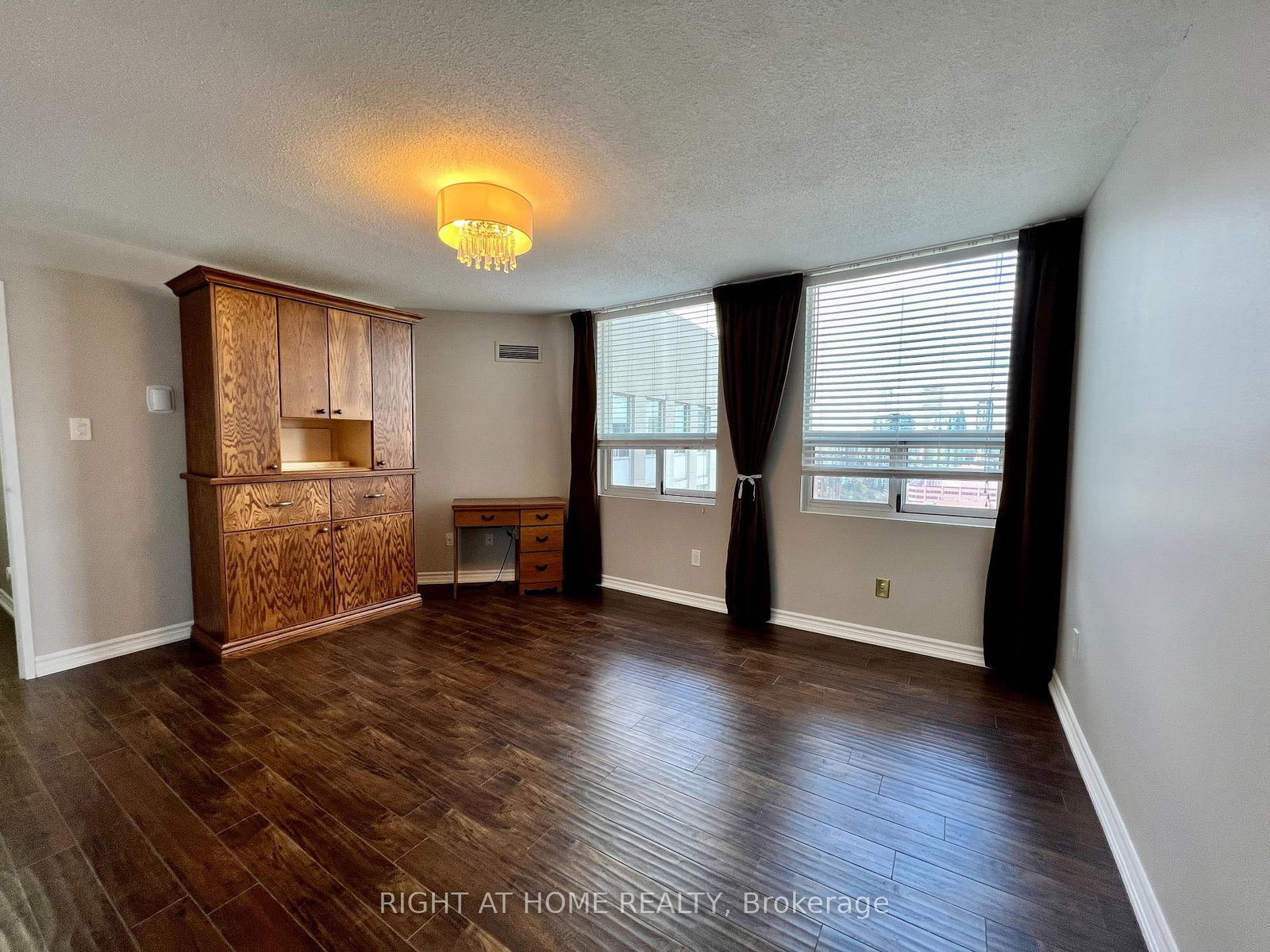 3650 Kaneff Crescent, Unit PH6 - Photo 17