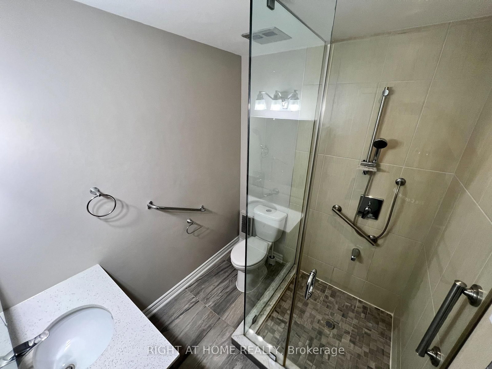 3650 Kaneff Crescent, Unit PH6 - Photo 21