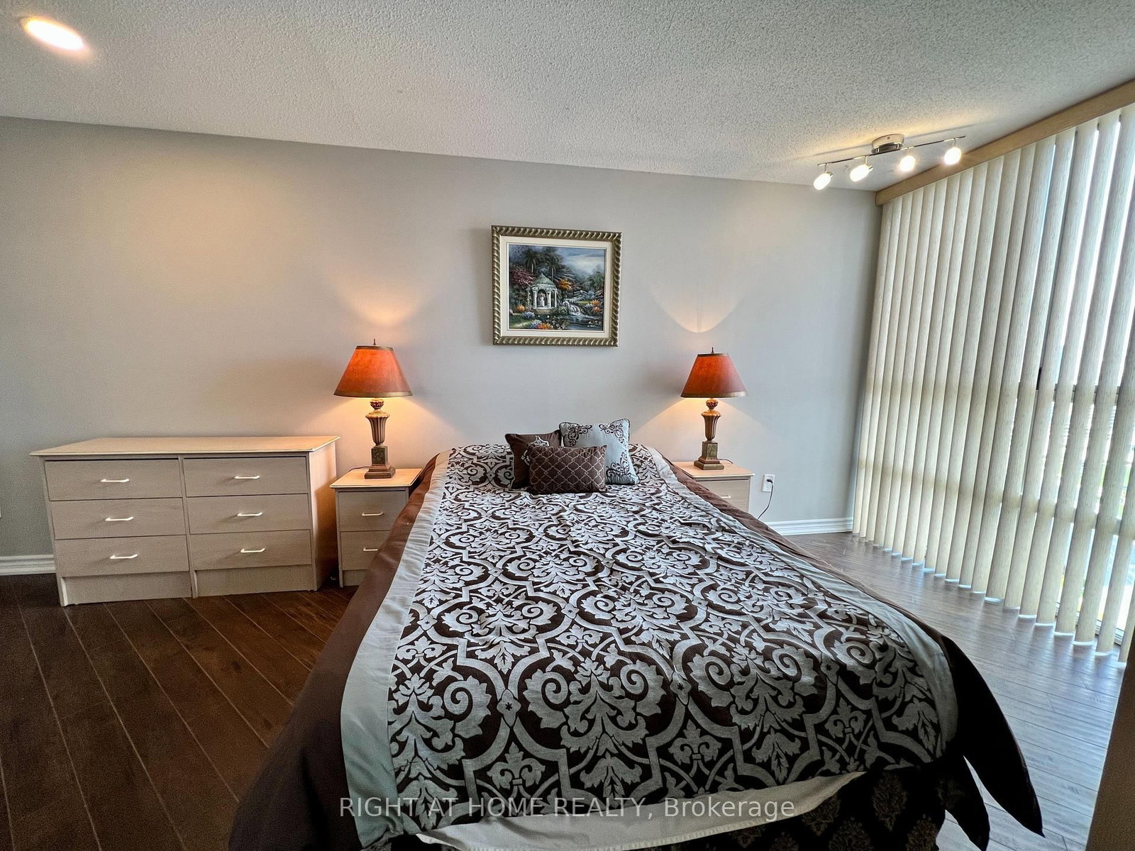 3650 Kaneff Crescent, Unit PH6 - Photo 24