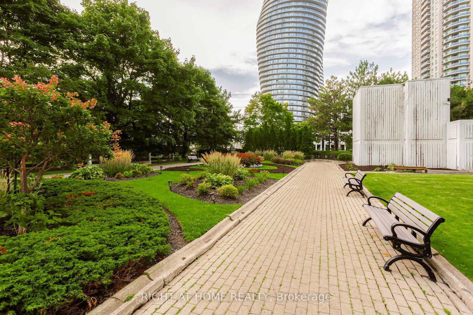 3650 Kaneff Crescent, Unit PH6 - Photo 42