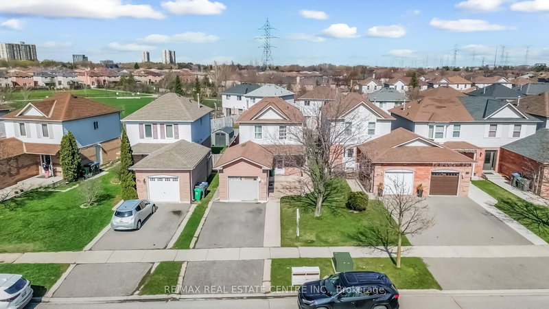 87 Timberlane Dr E, Brampton, L6Y 4V7 | Image 3