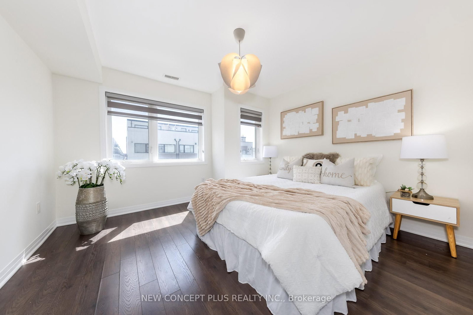 Townhouse for sale at 9 Thomas Mulholland Drive, Toronto, Ontario, M3K 0C1 - Downsview-Roding-CFB - MLS: W13015690