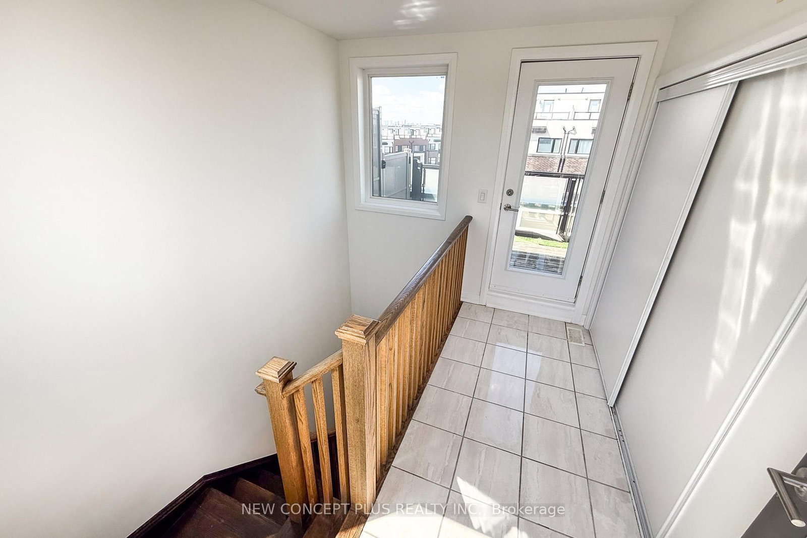 Townhouse for sale at 9 Thomas Mulholland Drive, Toronto, Ontario, M3K 0C1 - Downsview-Roding-CFB - MLS: W13015690